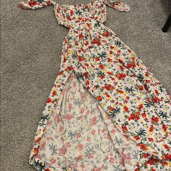 Floral Off-Shoulder Maxi Dress - Picture 5 of 9